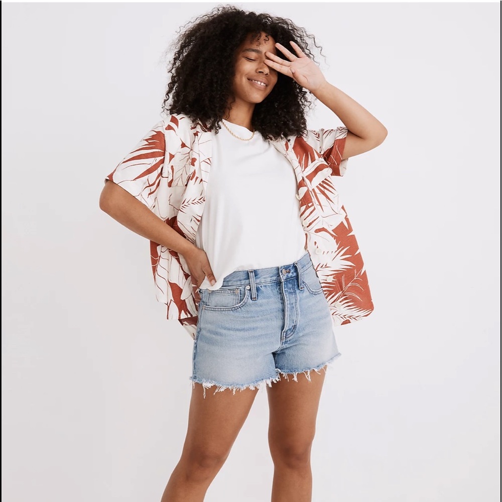 Madewell Relaxed Denim Shorts in Rosemount wash